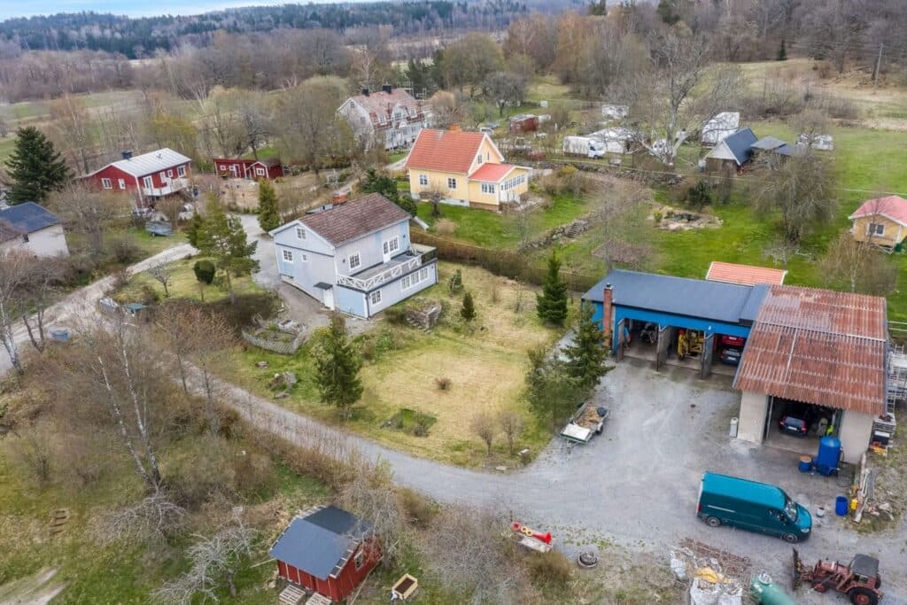 Renoverad Fasad 2-planshus. Kärra Klareberg